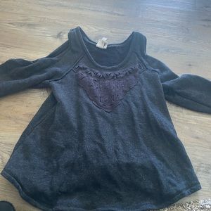 Women’s long sleeve shoulder cut out shirt